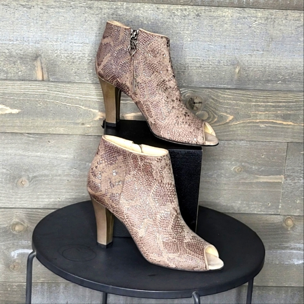 Marchez Vous XO Yeardley Snake Print Peep Toe Italian Leather Ankle Boot…